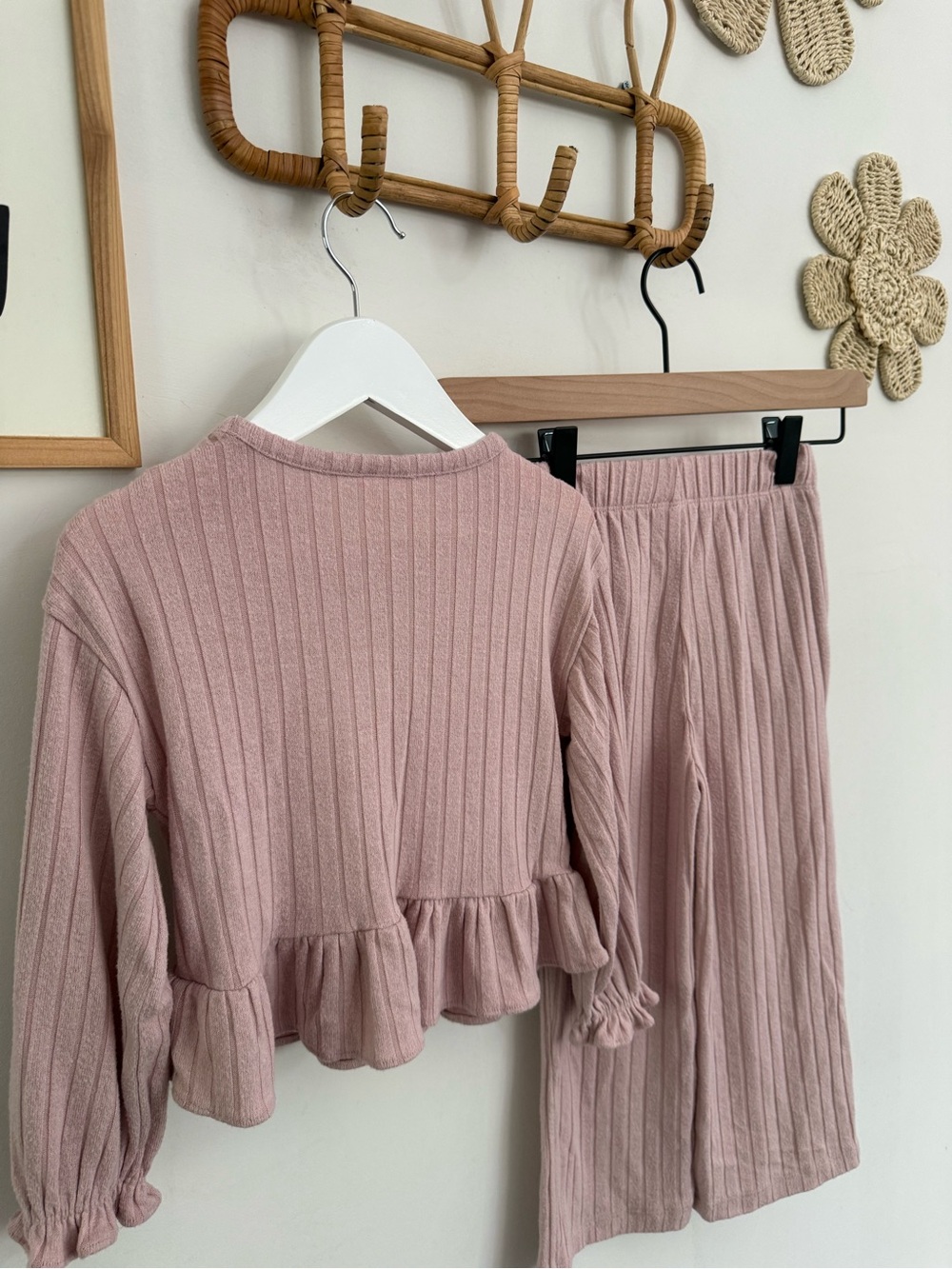 Gap - 4y - super soft/ribbed matching set - Picture 8 of 9
